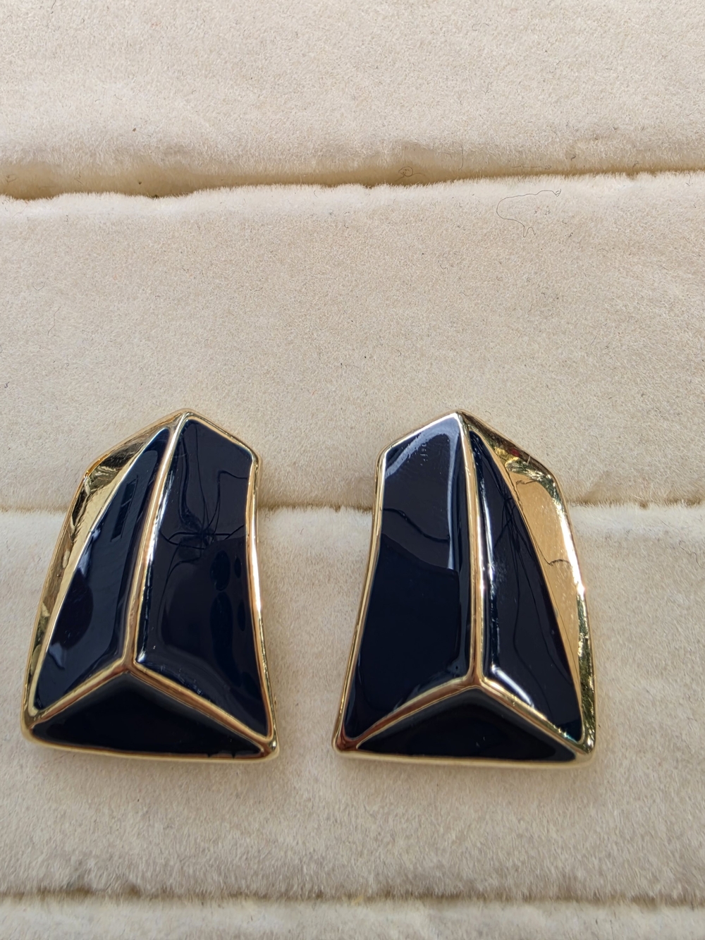 Trifari: Gold and Black Geometric Clip-On Earrings
